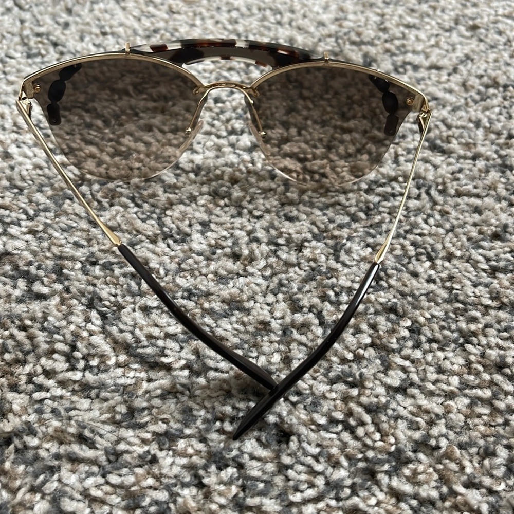 Sunglasses - Picture 3 of 7